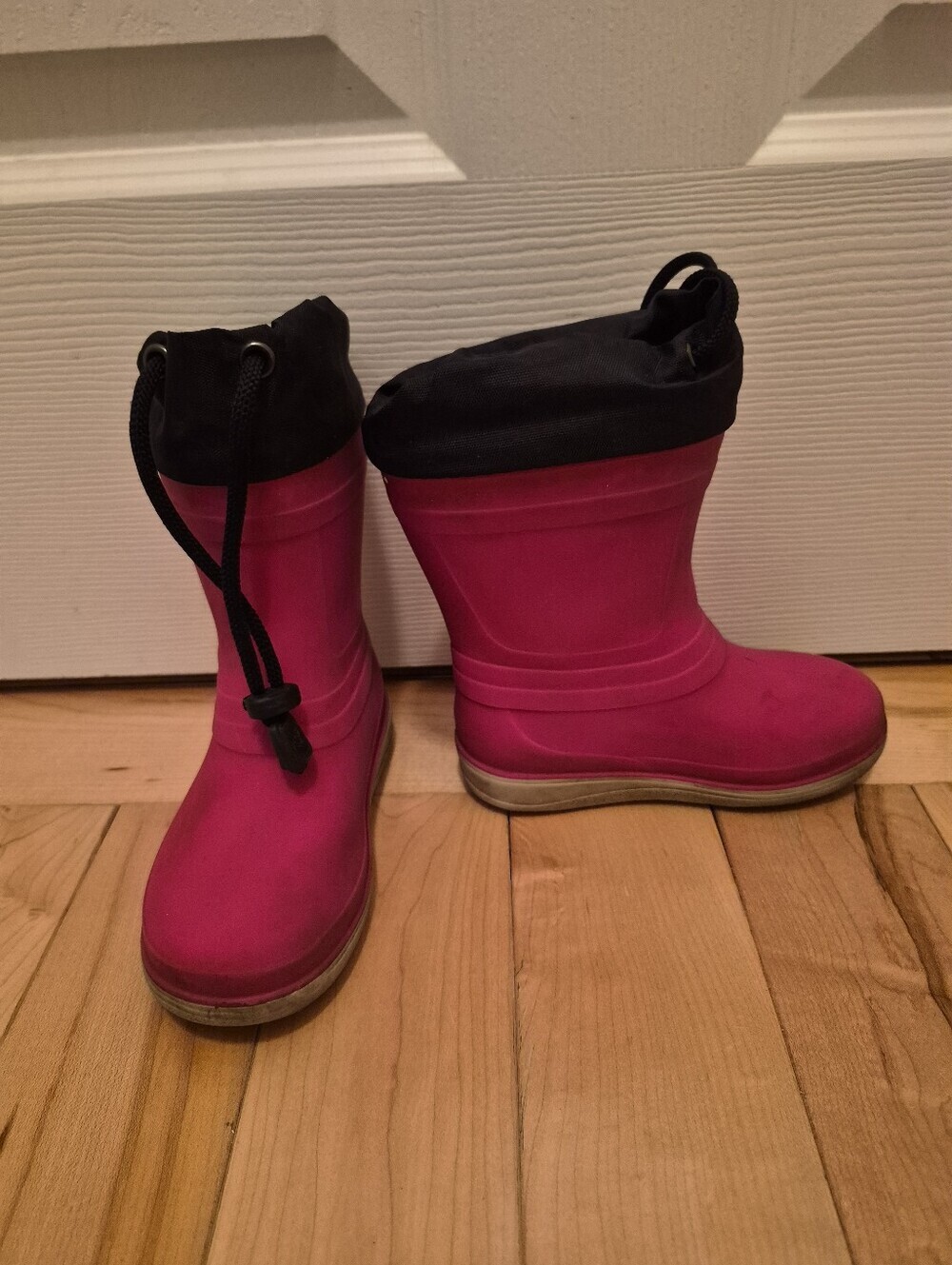 Baffin toddler size 8 red rain boots with a removable liner